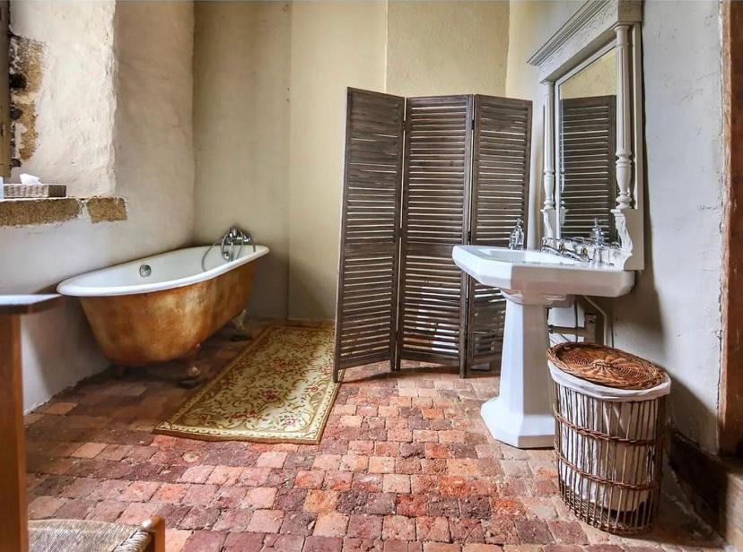 Chateau De Bourgon Montourtier Ngoại thất bức ảnh